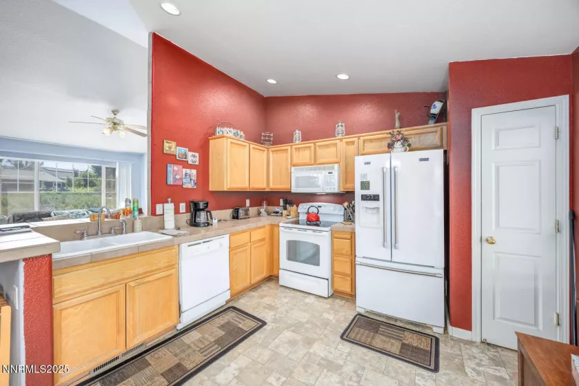 400 Fort Sutter, Fernley, Nevada 89408, 3 Bedrooms Bedrooms, ,2 BathroomsBathrooms,Residential,Residential,Fort Sutter,250053790