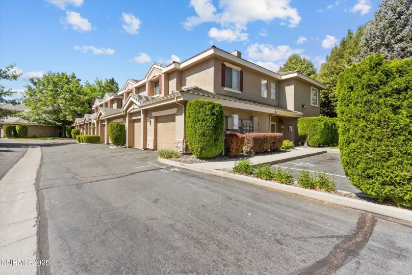 900 Meadows, Reno, Nevada 89521, 3 Bedrooms Bedrooms, ,2 BathroomsBathrooms,Residential,Residential,Meadows,250053796