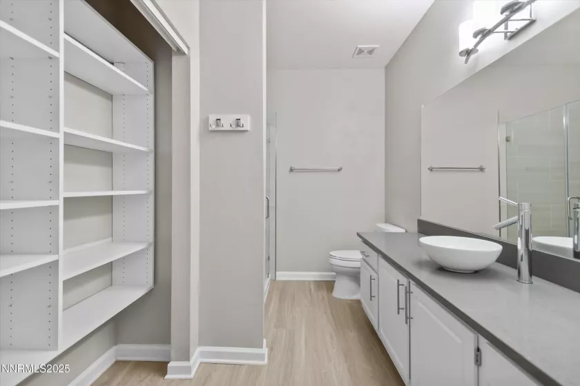 900 Meadows, Reno, Nevada 89521, 3 Bedrooms Bedrooms, ,2 BathroomsBathrooms,Residential,Residential,Meadows,250053796