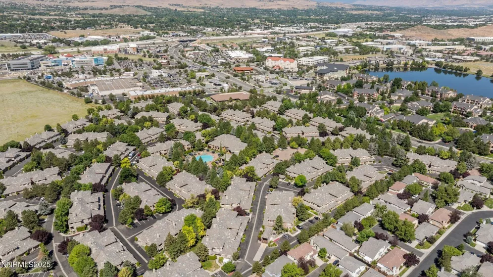 900 Meadows, Reno, Nevada 89521, 3 Bedrooms Bedrooms, ,2 BathroomsBathrooms,Residential,Residential,Meadows,250053796
