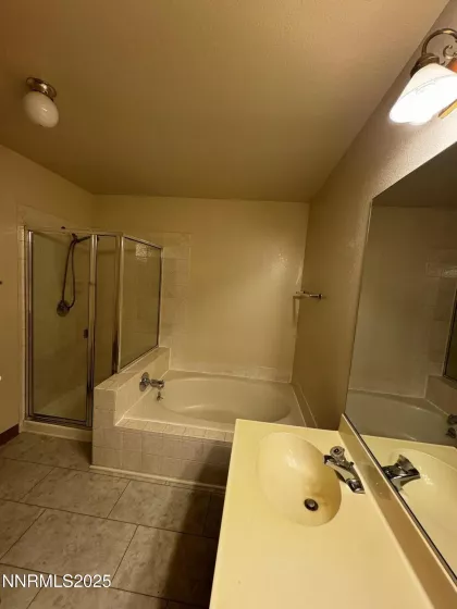 3967 Kings Row, Reno, Nevada 89503, 2 Bedrooms Bedrooms, ,3 BathroomsBathrooms,Residential,Residential,Kings Row,250053801