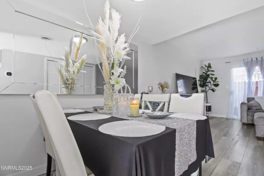 863 Nutmeg, Reno, Nevada 89502, 2 Bedrooms Bedrooms, ,2 BathroomsBathrooms,Residential,Residential,Nutmeg,250053803