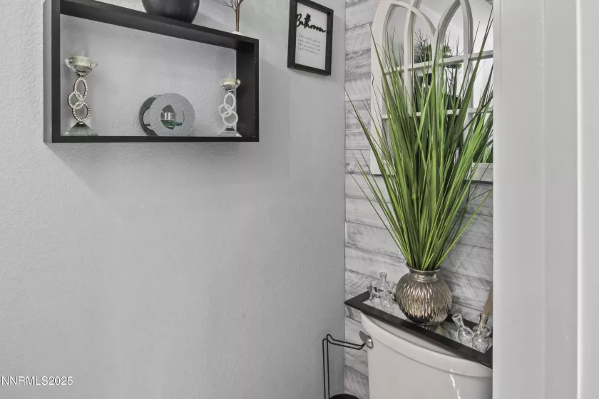 863 Nutmeg, Reno, Nevada 89502, 2 Bedrooms Bedrooms, ,2 BathroomsBathrooms,Residential,Residential,Nutmeg,250053803