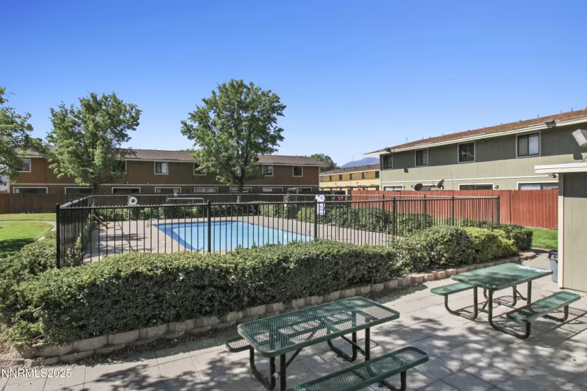 863 Nutmeg, Reno, Nevada 89502, 2 Bedrooms Bedrooms, ,2 BathroomsBathrooms,Residential,Residential,Nutmeg,250053803