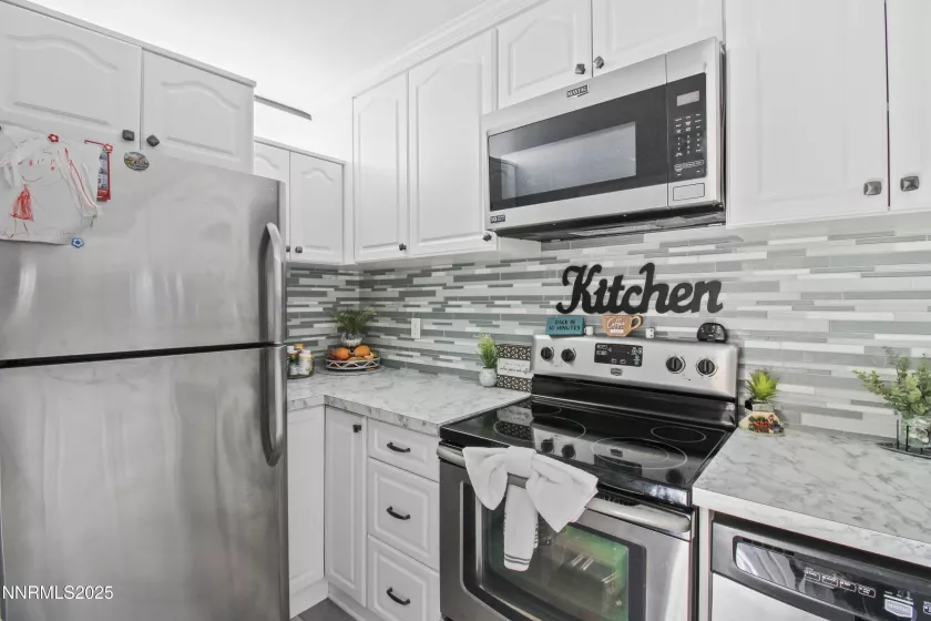 863 Nutmeg, Reno, Nevada 89502, 2 Bedrooms Bedrooms, ,2 BathroomsBathrooms,Residential,Residential,Nutmeg,250053803