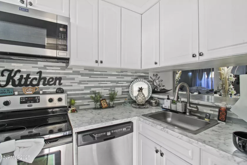 863 Nutmeg, Reno, Nevada 89502, 2 Bedrooms Bedrooms, ,2 BathroomsBathrooms,Residential,Residential,Nutmeg,250053803