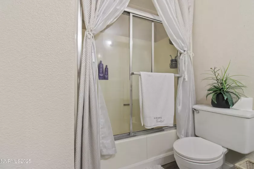 863 Nutmeg, Reno, Nevada 89502, 2 Bedrooms Bedrooms, ,2 BathroomsBathrooms,Residential,Residential,Nutmeg,250053803