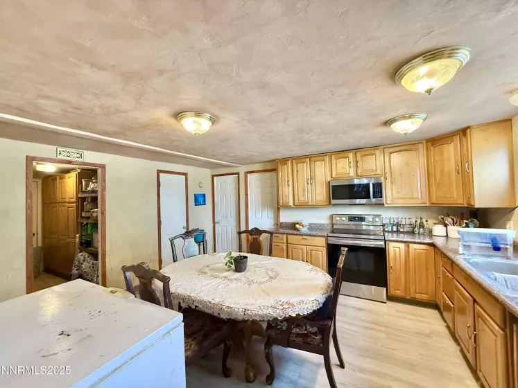 99 Bryson, Battle Mountain, Nevada 89820, 3 Bedrooms Bedrooms, ,2 BathroomsBathrooms,Residential,Residential,Bryson,250053805