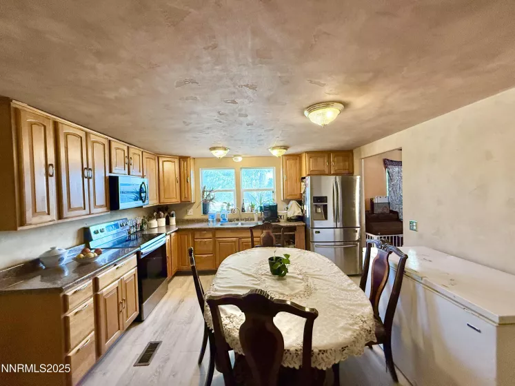 99 Bryson, Battle Mountain, Nevada 89820, 3 Bedrooms Bedrooms, ,2 BathroomsBathrooms,Residential,Residential,Bryson,250053805