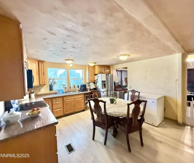 99 Bryson, Battle Mountain, Nevada 89820, 3 Bedrooms Bedrooms, ,2 BathroomsBathrooms,Residential,Residential,Bryson,250053805