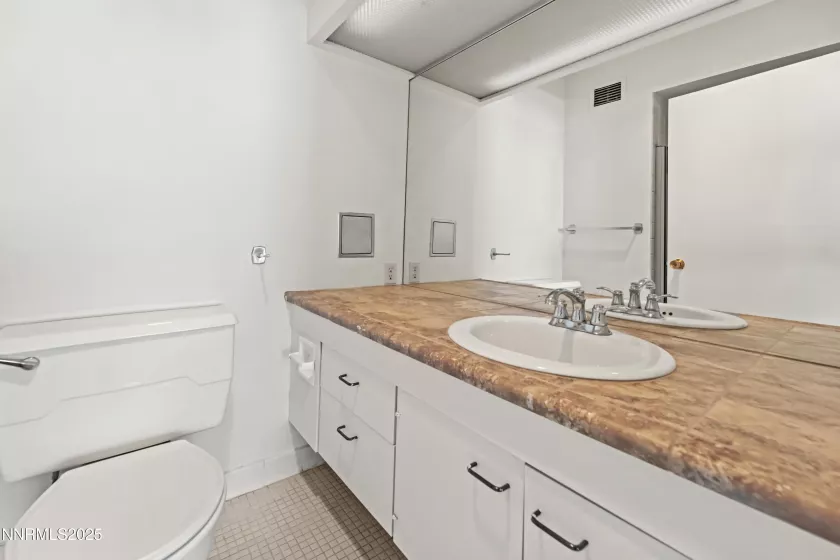 100 Arlington, Reno, Nevada 89501, 2 Bedrooms Bedrooms, ,2 BathroomsBathrooms,Residential,Residential,Arlington,250053820