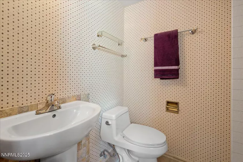 807 Alder, Incline Village, Nevada 89451, 2 Bedrooms Bedrooms, ,2 BathroomsBathrooms,Residential,Residential,Alder,250053821