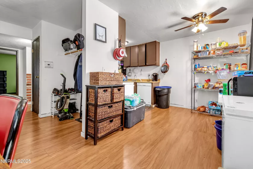 4608 Neil, Reno, Nevada 89502, 2 Bedrooms Bedrooms, ,1 BathroomBathrooms,Residential,Residential,Neil,250053825