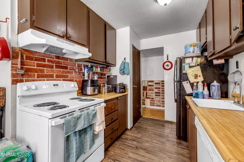 4608 Neil, Reno, Nevada 89502, 2 Bedrooms Bedrooms, ,1 BathroomBathrooms,Residential,Residential,Neil,250053825