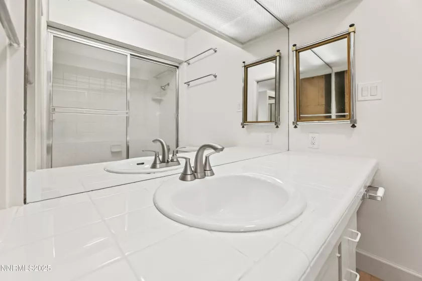 100 Arlington, Reno, Nevada 89501, 2 Bedrooms Bedrooms, ,3 BathroomsBathrooms,Residential,Residential,Arlington,250053830