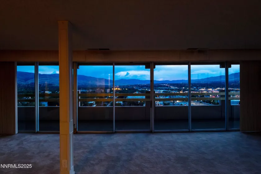 100 Arlington, Reno, Nevada 89501, 2 Bedrooms Bedrooms, ,3 BathroomsBathrooms,Residential,Residential,Arlington,250053830