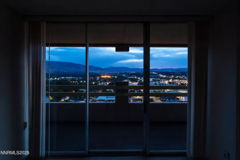 100 Arlington, Reno, Nevada 89501, 2 Bedrooms Bedrooms, ,3 BathroomsBathrooms,Residential,Residential,Arlington,250053830