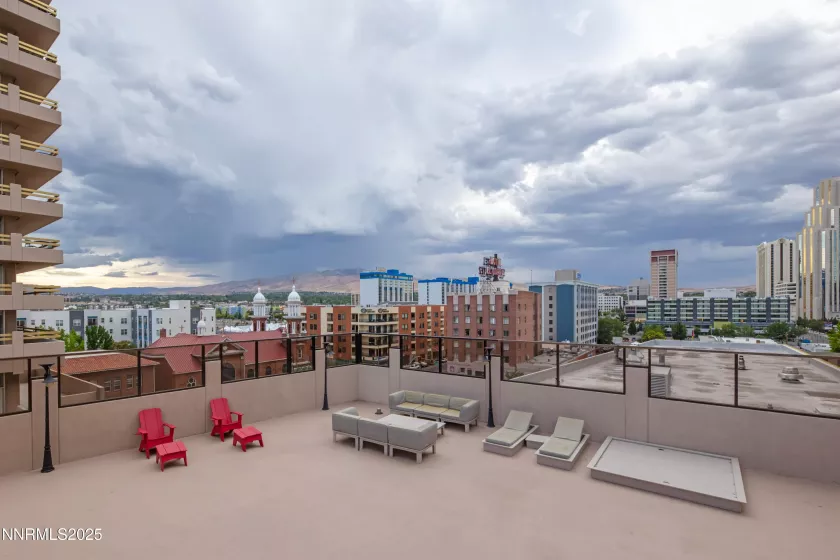 100 Arlington, Reno, Nevada 89501, 2 Bedrooms Bedrooms, ,3 BathroomsBathrooms,Residential,Residential,Arlington,250053830
