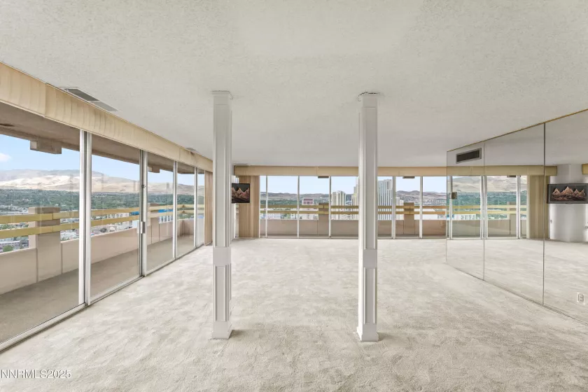 100 Arlington, Reno, Nevada 89501, 2 Bedrooms Bedrooms, ,3 BathroomsBathrooms,Residential,Residential,Arlington,250053830