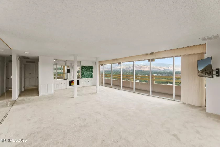 100 Arlington, Reno, Nevada 89501, 2 Bedrooms Bedrooms, ,3 BathroomsBathrooms,Residential,Residential,Arlington,250053830
