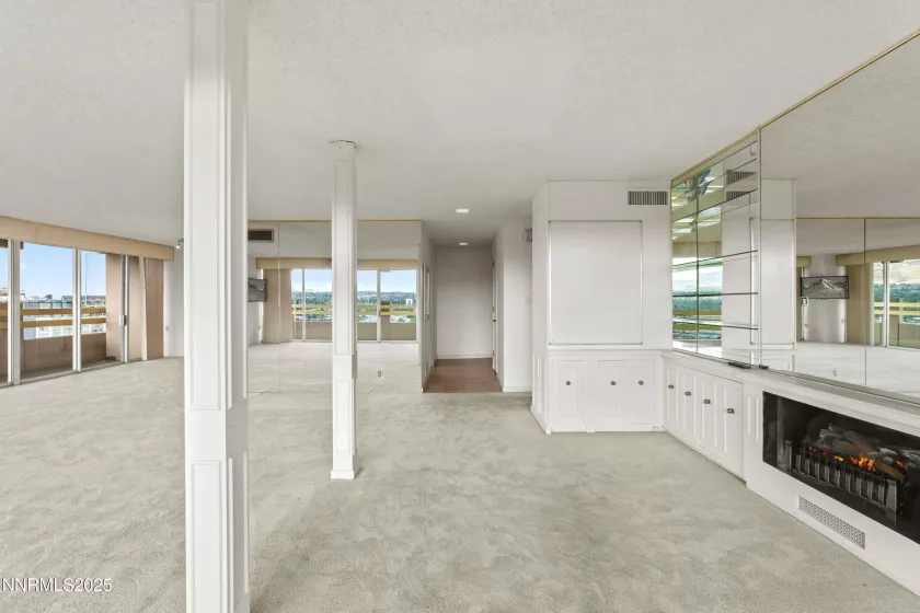 100 Arlington, Reno, Nevada 89501, 2 Bedrooms Bedrooms, ,3 BathroomsBathrooms,Residential,Residential,Arlington,250053830