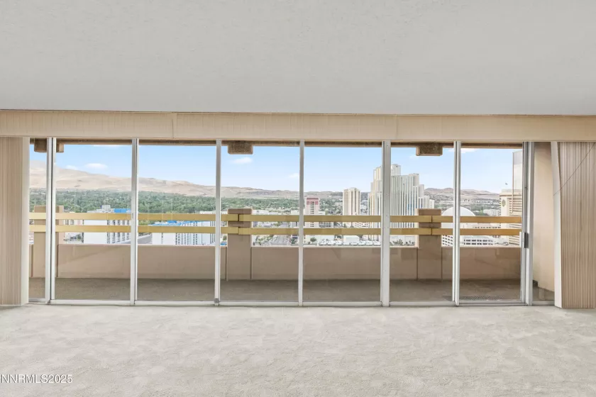 100 Arlington, Reno, Nevada 89501, 2 Bedrooms Bedrooms, ,3 BathroomsBathrooms,Residential,Residential,Arlington,250053830