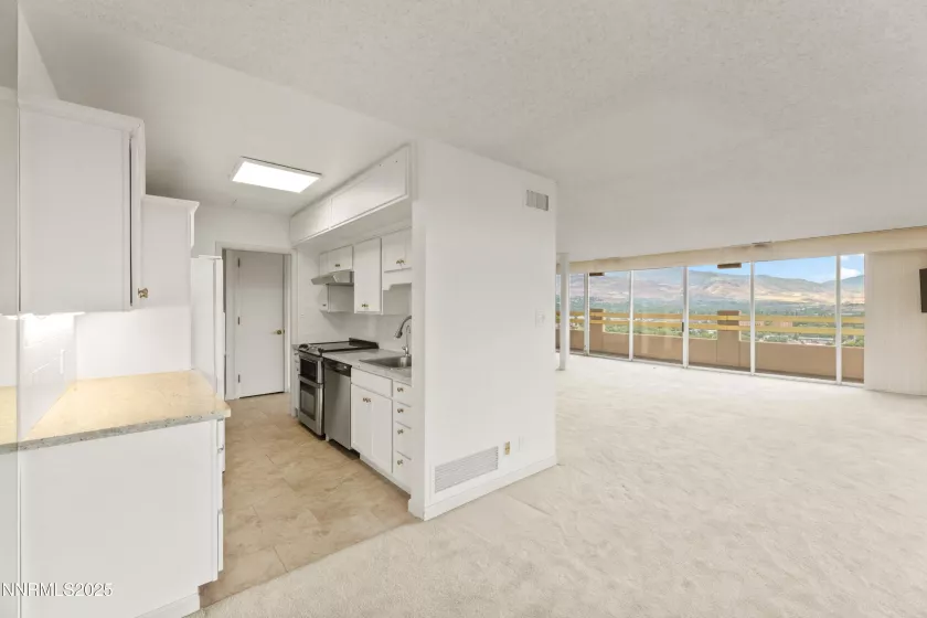 100 Arlington, Reno, Nevada 89501, 2 Bedrooms Bedrooms, ,3 BathroomsBathrooms,Residential,Residential,Arlington,250053830