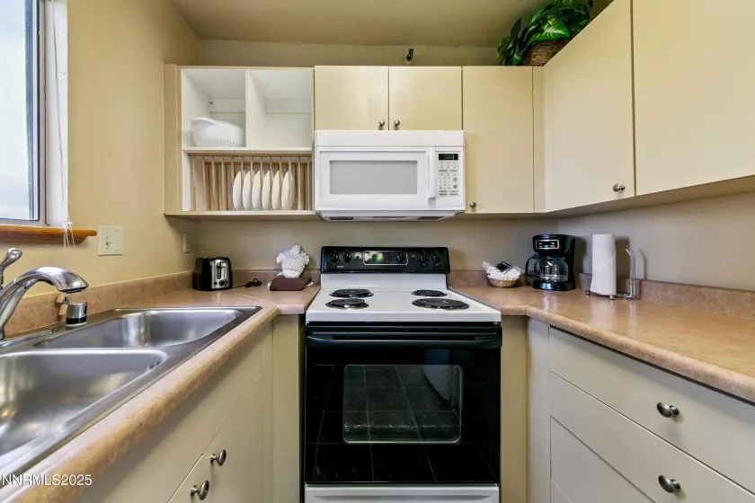 305 Galaxy, Stateline, Nevada 89449, 2 Bedrooms Bedrooms, ,1 BathroomBathrooms,Residential,Residential,Galaxy,250053835