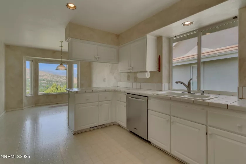3911 Westpoint, Reno, Nevada 89509, 4 Bedrooms Bedrooms, ,4 BathroomsBathrooms,Residential,Residential,Westpoint,250053837