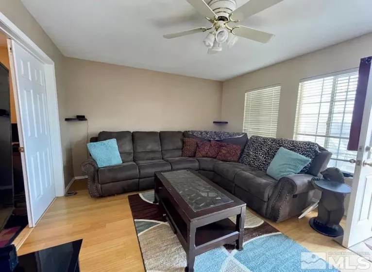 5398 Coit, Reno, Nevada 89523, 4 Bedrooms Bedrooms, ,3 BathroomsBathrooms,Residential Lease,Manufactured,Coit,250053839