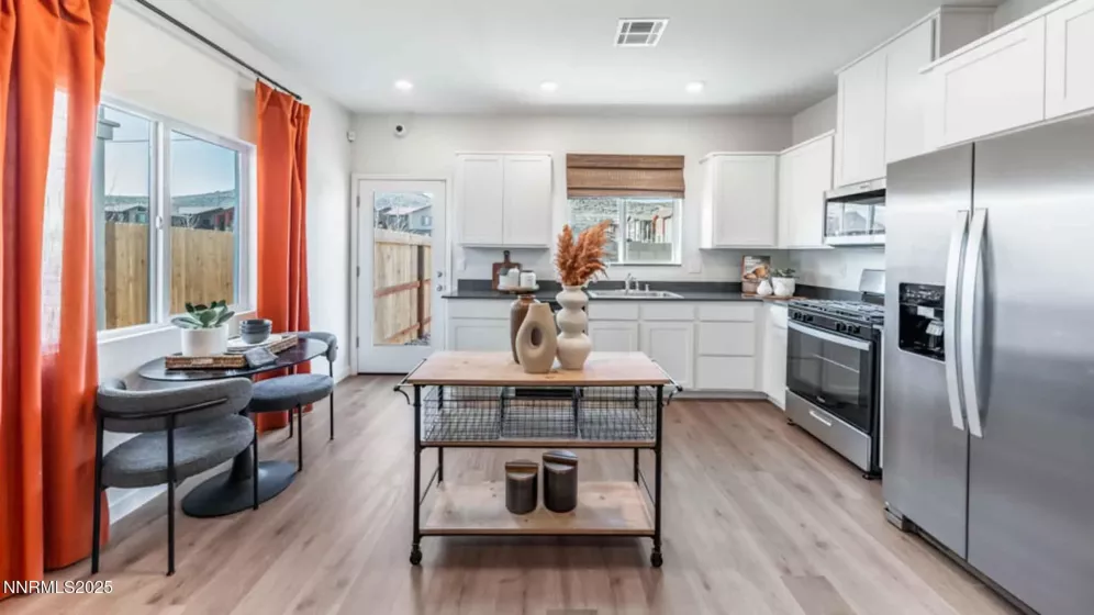 806 Orchard Rock, Reno, Nevada 89506, 3 Bedrooms Bedrooms, ,3 BathroomsBathrooms,Residential,Residential,Orchard Rock,250053850