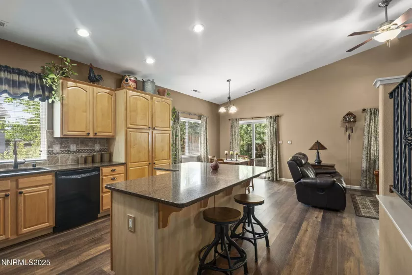 1550 Istrice, Sparks, Nevada 89436, 3 Bedrooms Bedrooms, ,3 BathroomsBathrooms,Residential,Residential,Istrice,250053852
