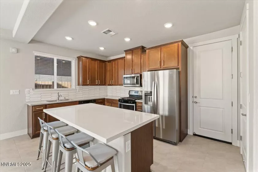 7597 Rambling Rdg, Reno, Nevada 89506, 4 Bedrooms Bedrooms, ,3 BathroomsBathrooms,Residential Lease,Manufactured,Rambling Rdg,250053851