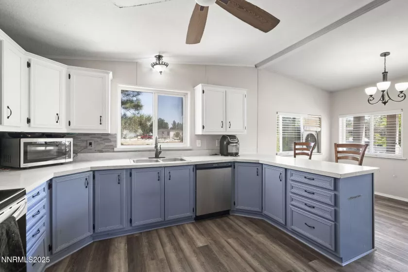 3665 Hummingbird, Reno, Nevada 89508, 3 Bedrooms Bedrooms, ,2 BathroomsBathrooms,Residential,Residential,Hummingbird,250053854