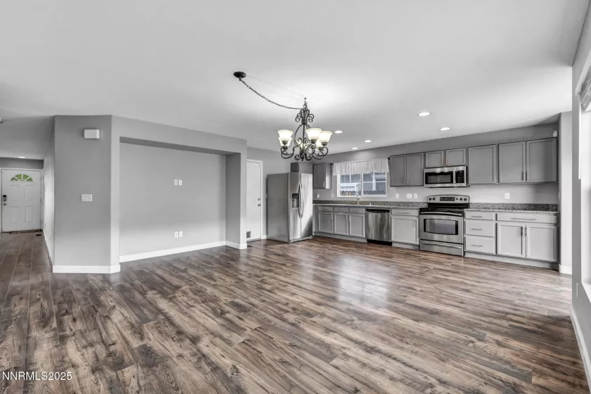 7644 Corso, Reno, Nevada 89506, 5 Bedrooms Bedrooms, ,3 BathroomsBathrooms,Residential,Residential,Corso,250053859