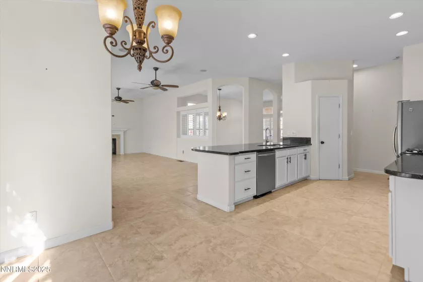7809 Cangrejo, Sparks, Nevada 89436, 3 Bedrooms Bedrooms, ,2 BathroomsBathrooms,Residential,Residential,Cangrejo,250053861