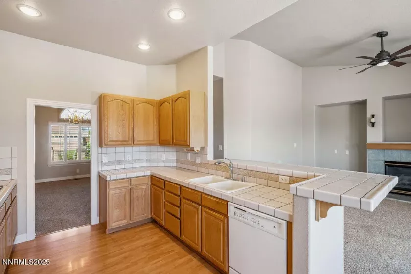 2170 Heatherwood, Reno, Nevada 89523, 3 Bedrooms Bedrooms, ,2 BathroomsBathrooms,Residential,Residential,Heatherwood,250053863