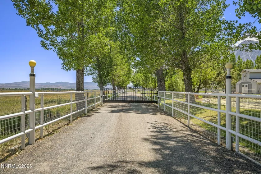 389 Mottsville, Gardnerville, Nevada 89460, 5 Bedrooms Bedrooms, ,5 BathroomsBathrooms,Residential,Residential,Mottsville,250052637