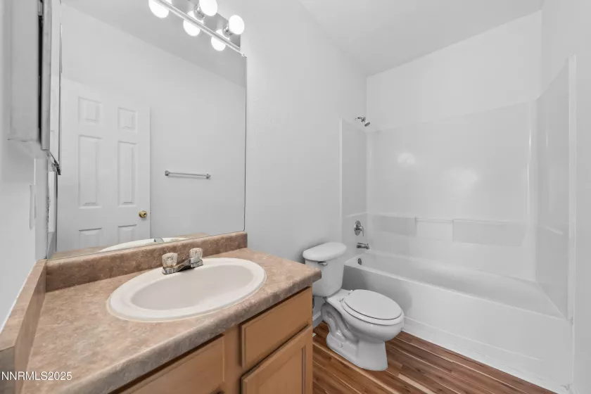 BATHROOM 2