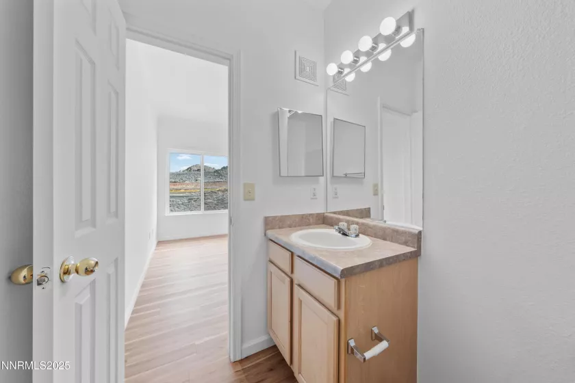 BATHROOM 2