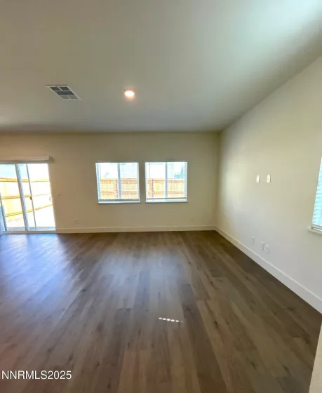 1998 Silicone, Sparks, Nevada 89436, 3 Bedrooms Bedrooms, ,3 BathroomsBathrooms,Residential Lease,Manufactured,Silicone,250053875