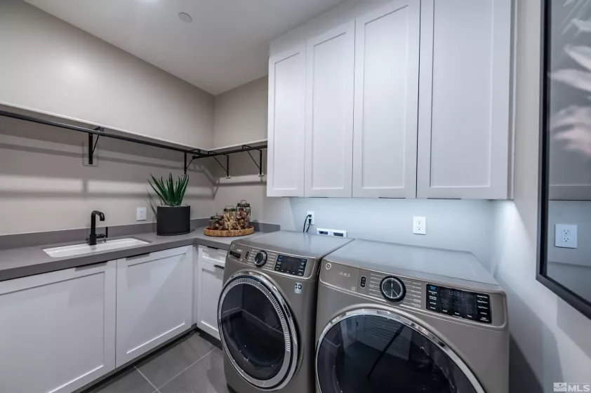 81 Caballada, Reno, Nevada 89511, 3 Bedrooms Bedrooms, ,4 BathroomsBathrooms,Residential,Residential,Caballada,250053879