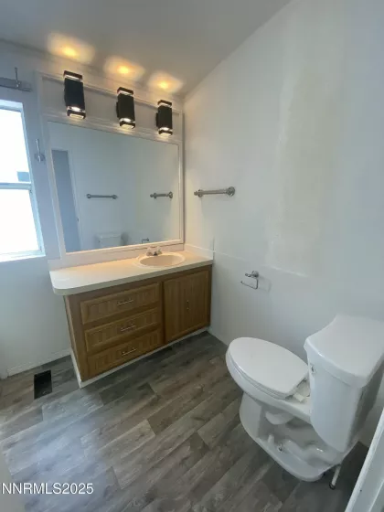 925 Tony, Winnemucca, Nevada 89445, 3 Bedrooms Bedrooms, ,2 BathroomsBathrooms,Residential,Residential,Tony,250053882