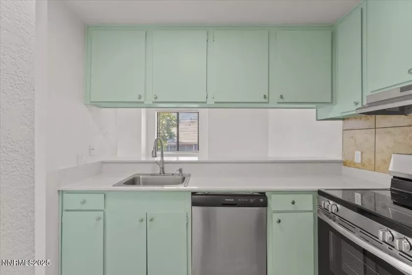 2700 Plumas, Reno, Nevada 89509, 1 Bedroom Bedrooms, ,1 BathroomBathrooms,Residential,Residential,Plumas,250053907