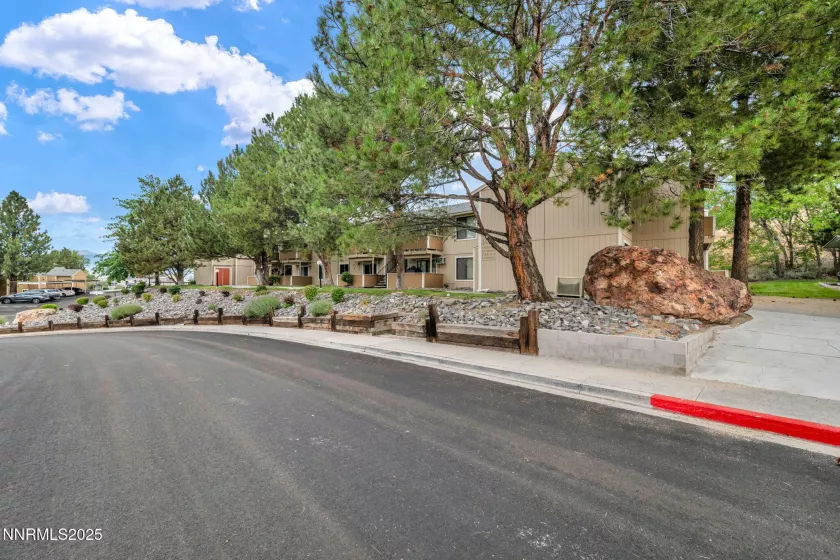 3865 Leonesio, Reno, Nevada 89512, 2 Bedrooms Bedrooms, ,1 BathroomBathrooms,Residential,Residential,Leonesio,250053915