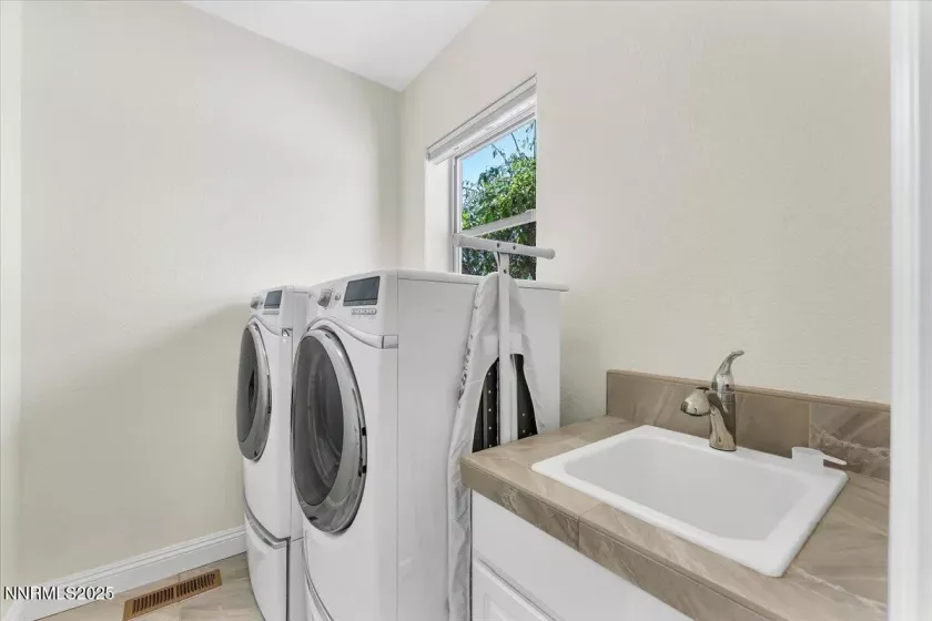 1636 Robb, Carson City, Nevada 89703, 3 Bedrooms Bedrooms, ,3 BathroomsBathrooms,Residential,Residential,Robb,250051426