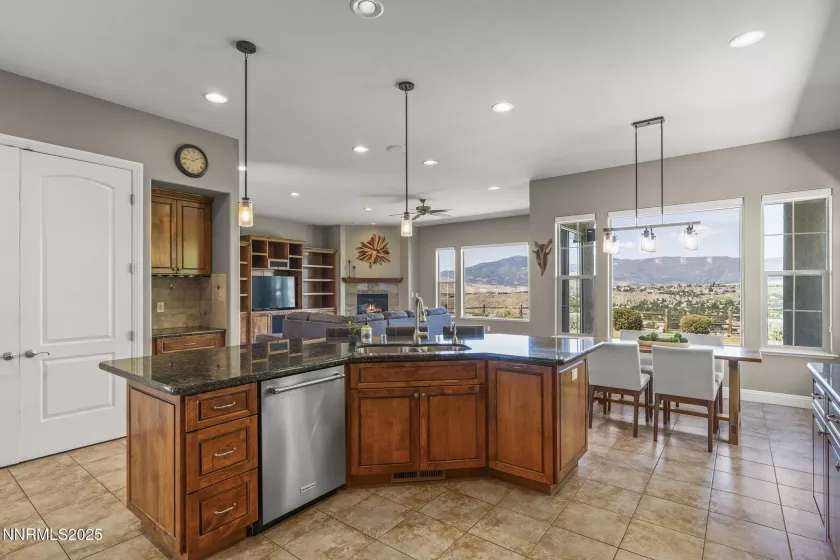 1905 Dakota Ridge, Reno, Nevada 89523, 4 Bedrooms Bedrooms, ,5 BathroomsBathrooms,Residential,Residential,Dakota Ridge,250053936