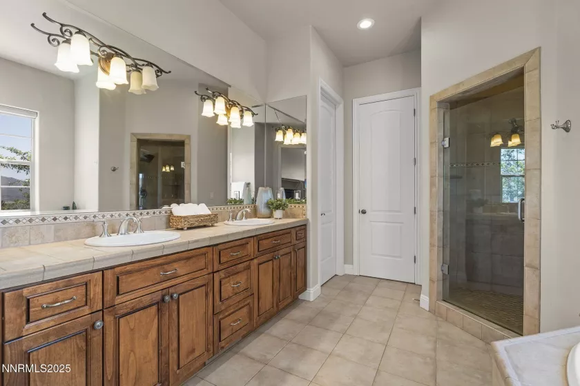 1905 Dakota Ridge, Reno, Nevada 89523, 4 Bedrooms Bedrooms, ,5 BathroomsBathrooms,Residential,Residential,Dakota Ridge,250053936
