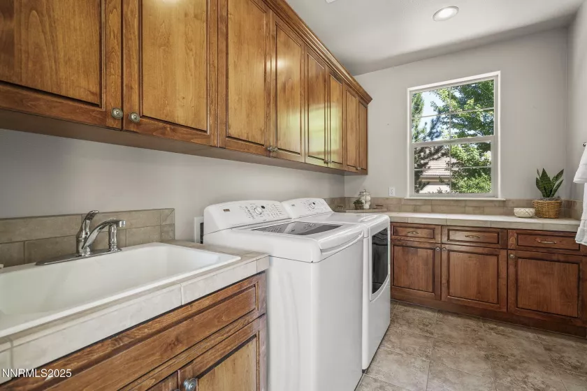 1905 Dakota Ridge, Reno, Nevada 89523, 4 Bedrooms Bedrooms, ,5 BathroomsBathrooms,Residential,Residential,Dakota Ridge,250053936