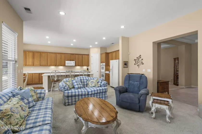 1697 Hearthstone, Reno, Nevada 89521, 4 Bedrooms Bedrooms, ,3 BathroomsBathrooms,Residential,Residential,Hearthstone,250053938